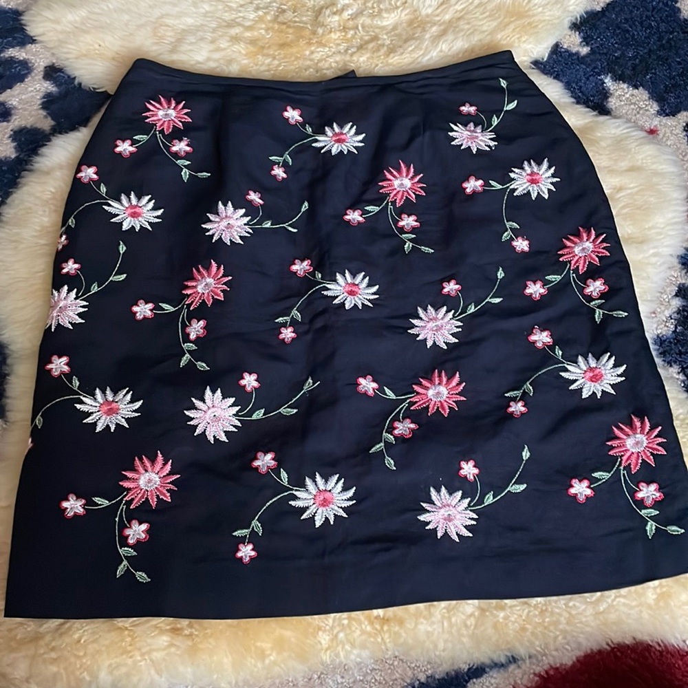 Black embroidered Casual Corner Annex petite size 4 skirt